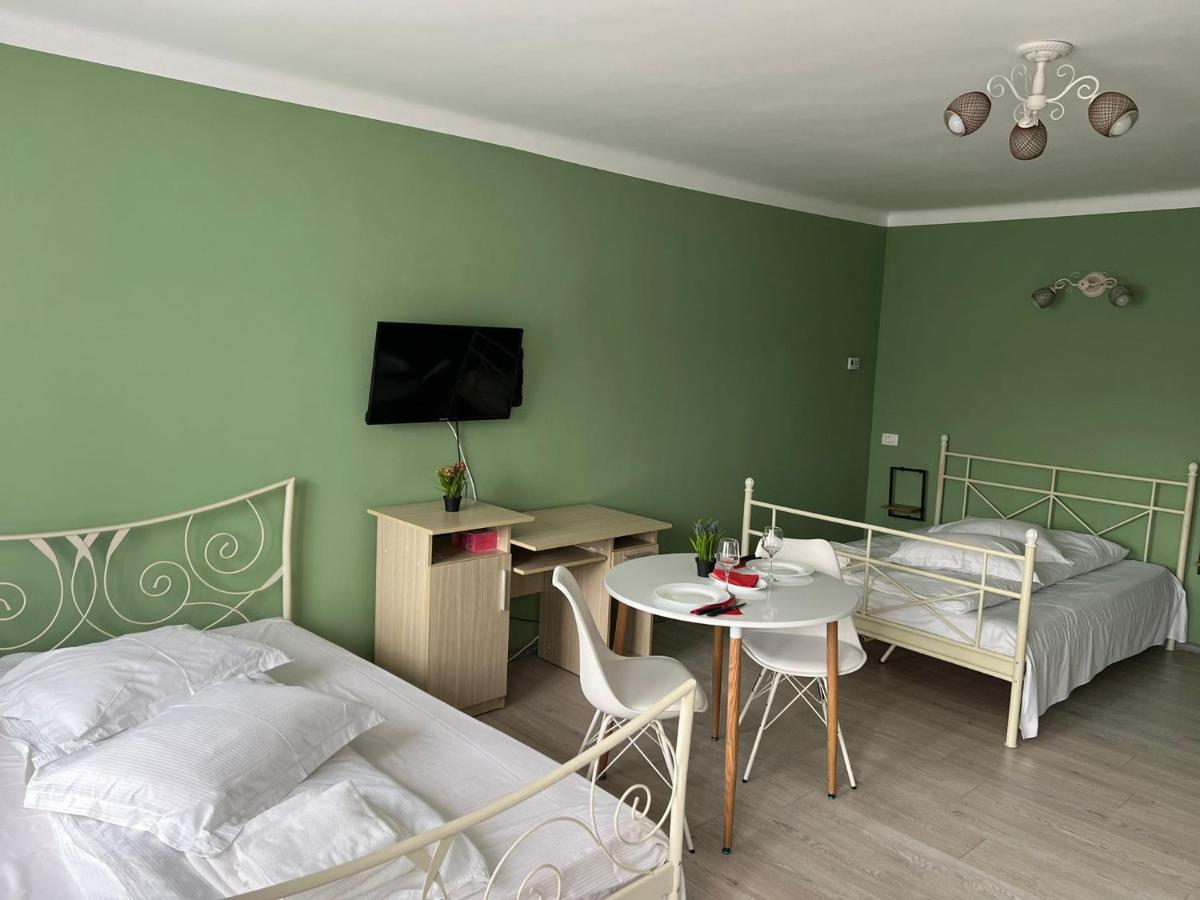 Premont Studios Ghimbav Bagian luar foto